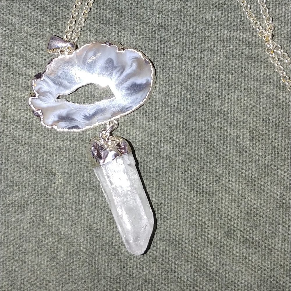 Gemstone pendant